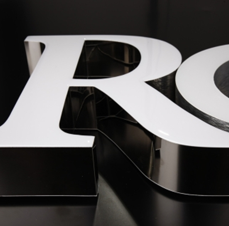 Объемные буквы из жидкого акрила