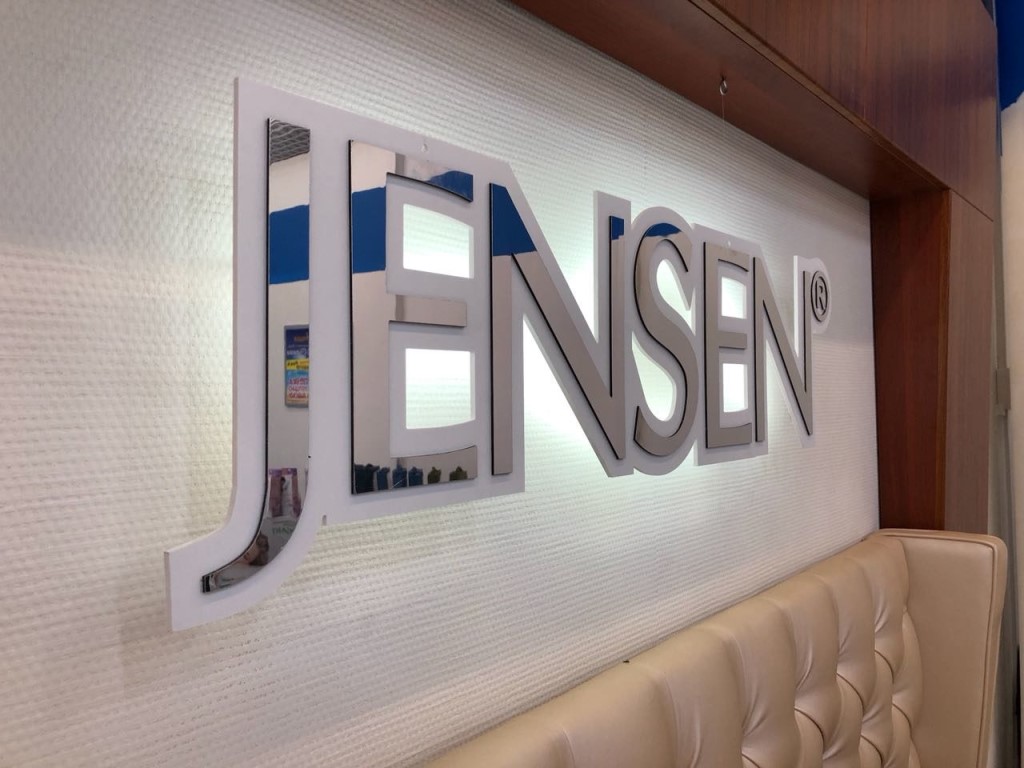 Плоские буквы из металла