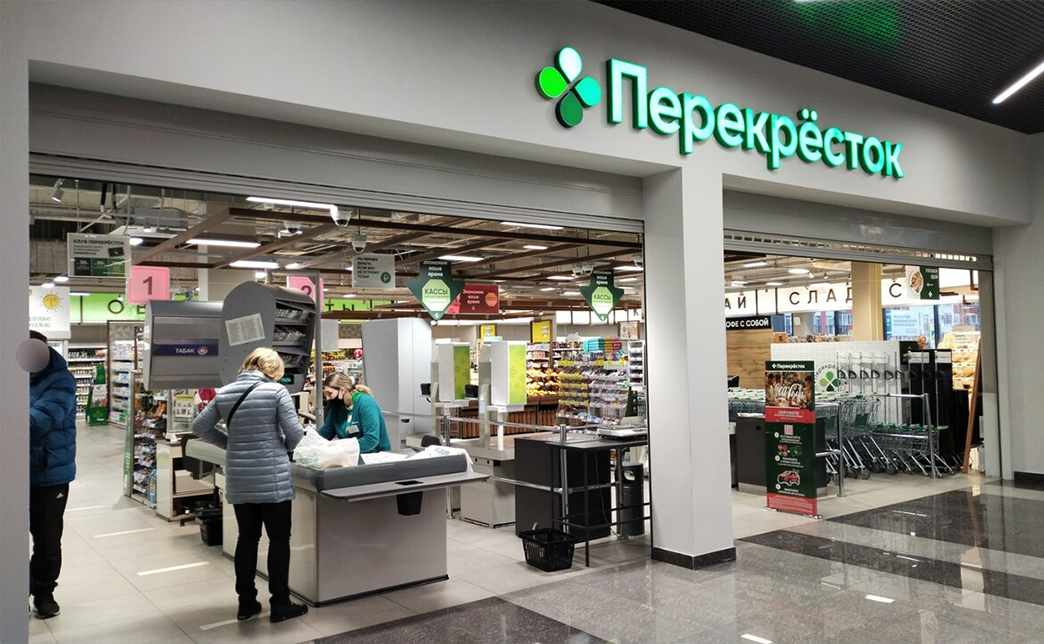 Строго запрещено размещать рекламные конструкции в спальных районах на общем имуществе многоквартирных домов. Особенно те, чье световое оборудование направлено в сторону жилых окон. Нарушителей ждут крупные штрафы и демонтаж.